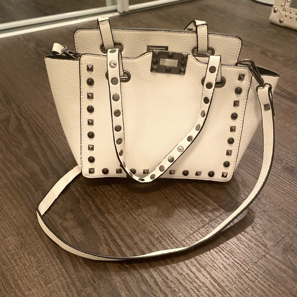 STUDDED HANDBAG 👜 NWOT 🏷️ - Picture 2 of 5